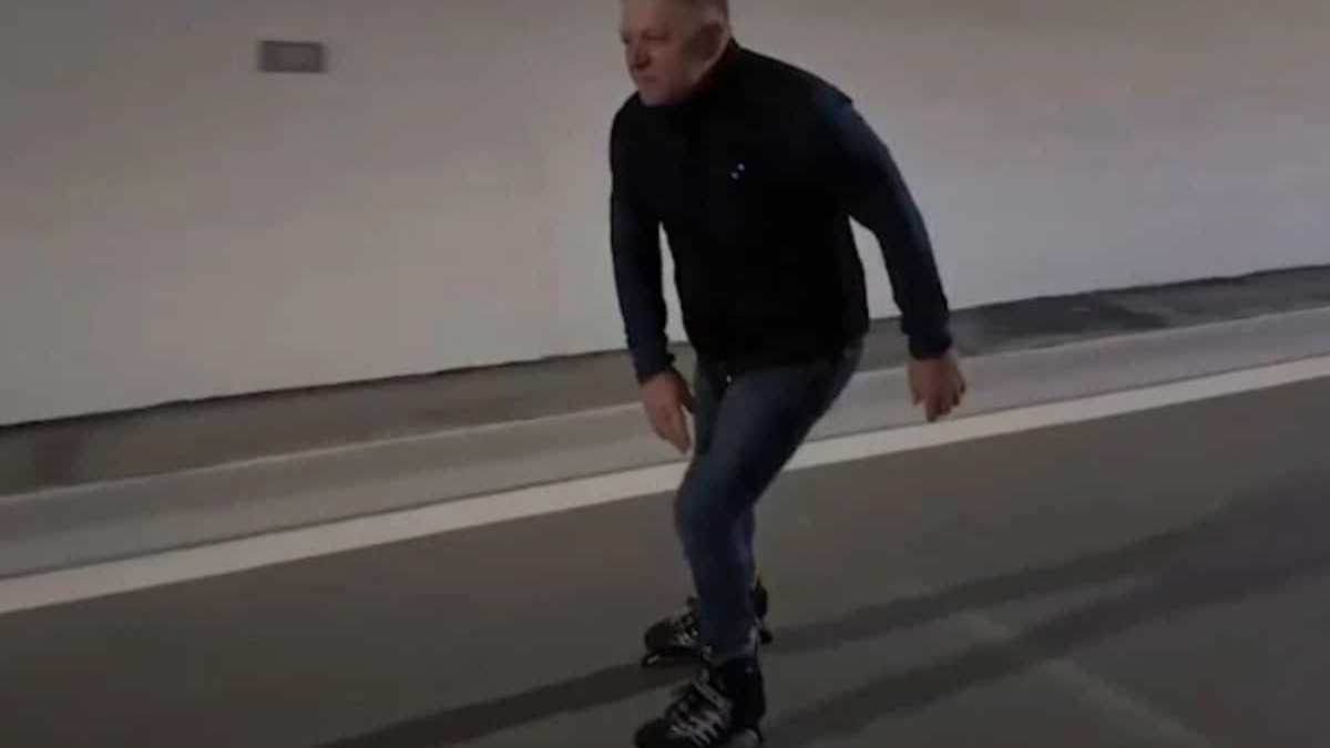 Slovakya Başbakanı Fico, ülkenin en uzun tünelinde paten kaydı