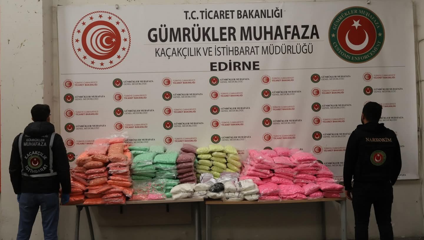 Yeni yıl öncesi sınır kapılarında dev operasyon. Yüzlerce kilo uyuşturucu madde yakalandı