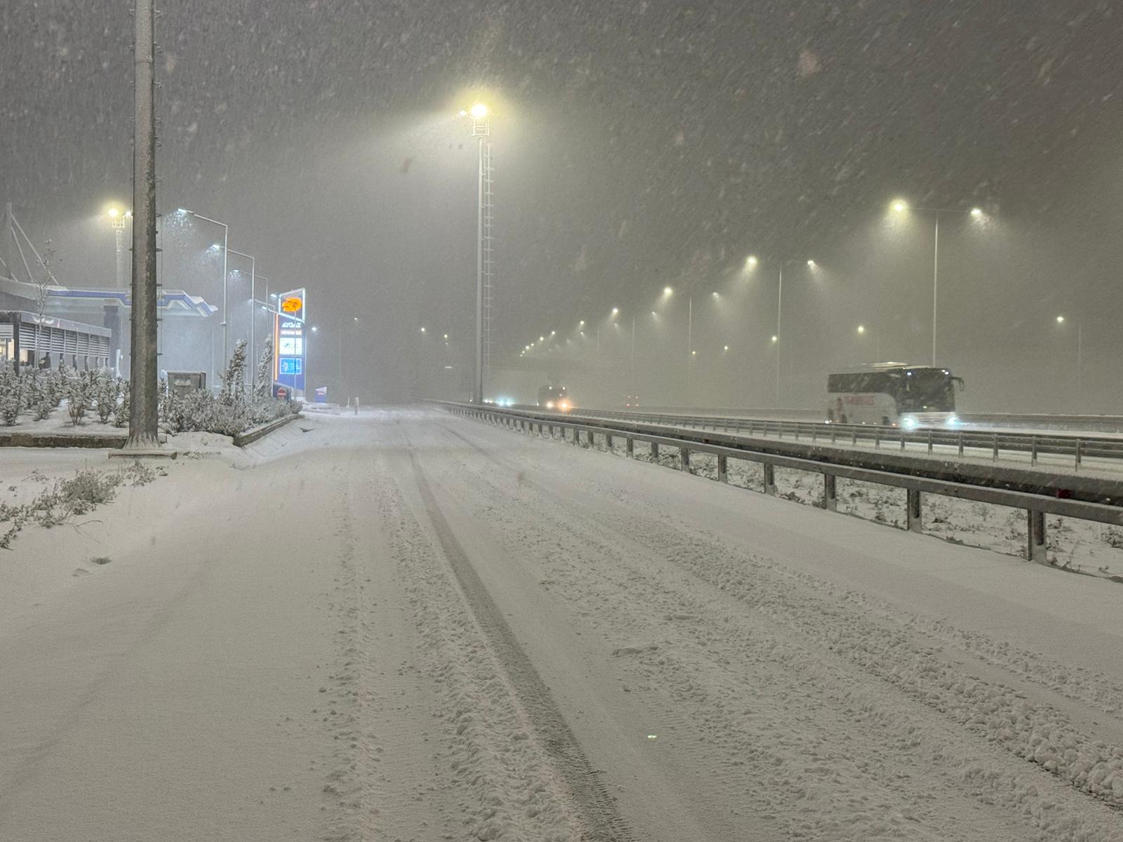 İstanbul yeni yılı beyaz örtüyle karşıladı