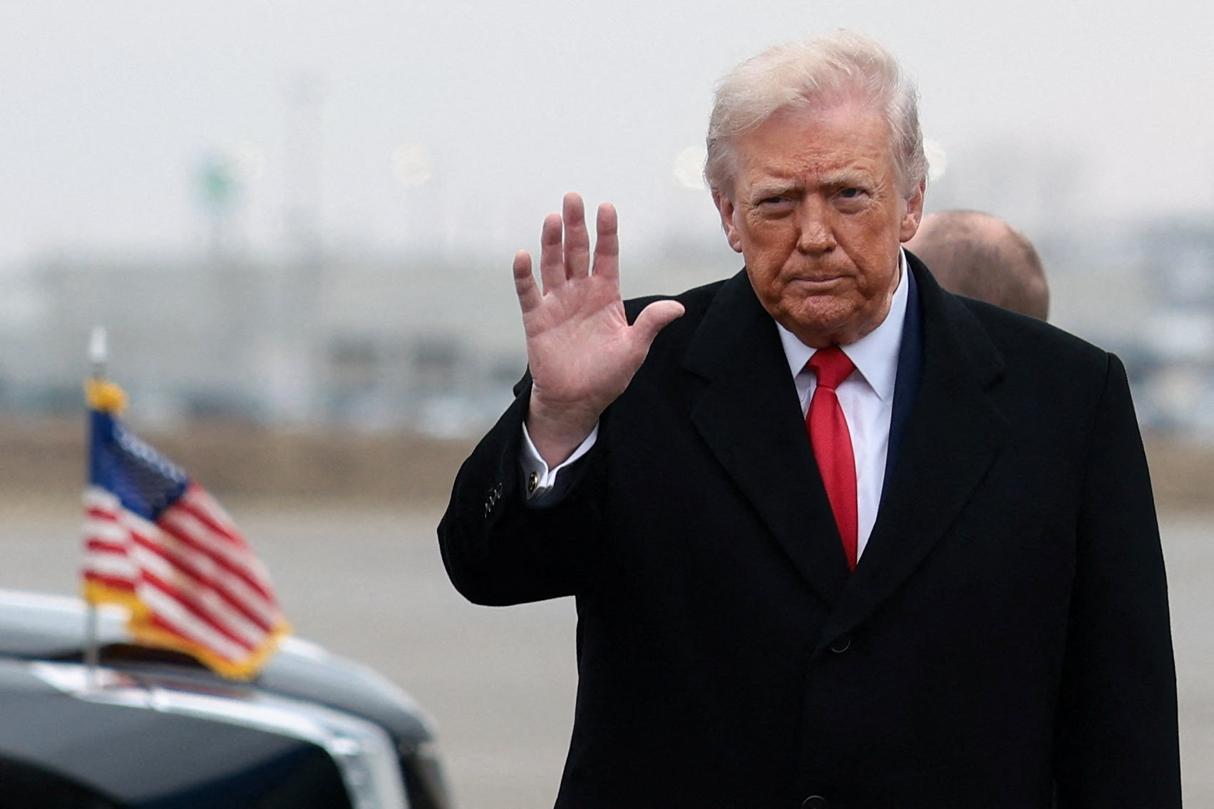 Trump’tan Grönland planını kabul etmeyen ülkelere ek gümrük vergisi