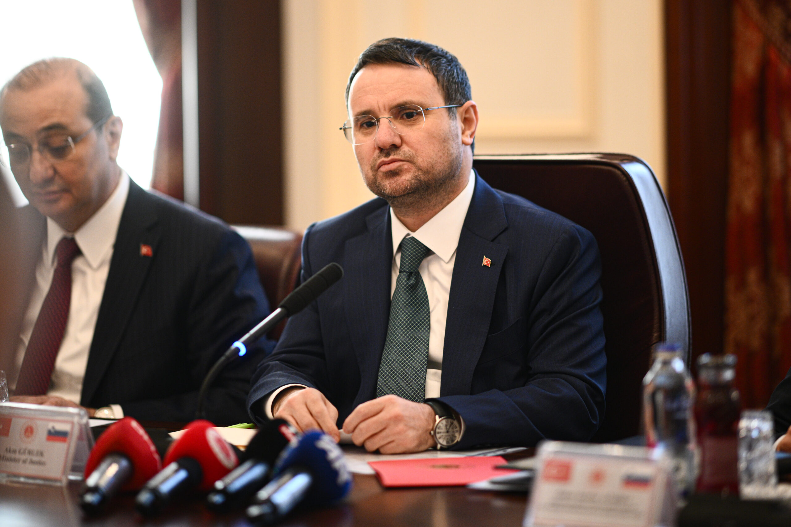 Akın Gürlek: Adımlarımızı kararlılıkla atıyoruz