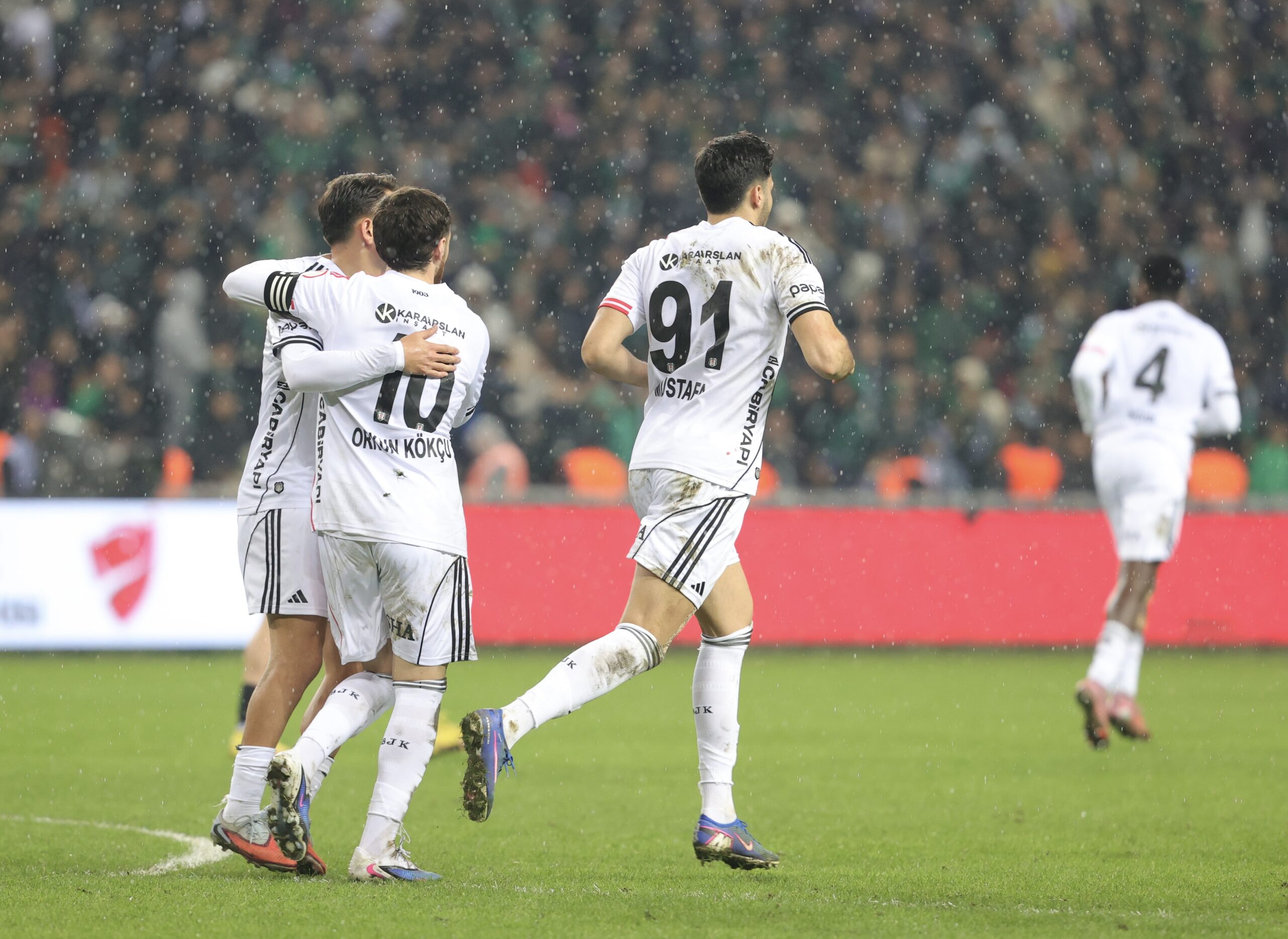 Beşiktaş yarın Alanyaspor ile karşılaşacak. Emmanuel Agbadou oynayacak mı?