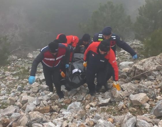 Kaçak define kazısında dinamit öldürdü, intihar süsü verdiler. 4 kişi tutuklandı