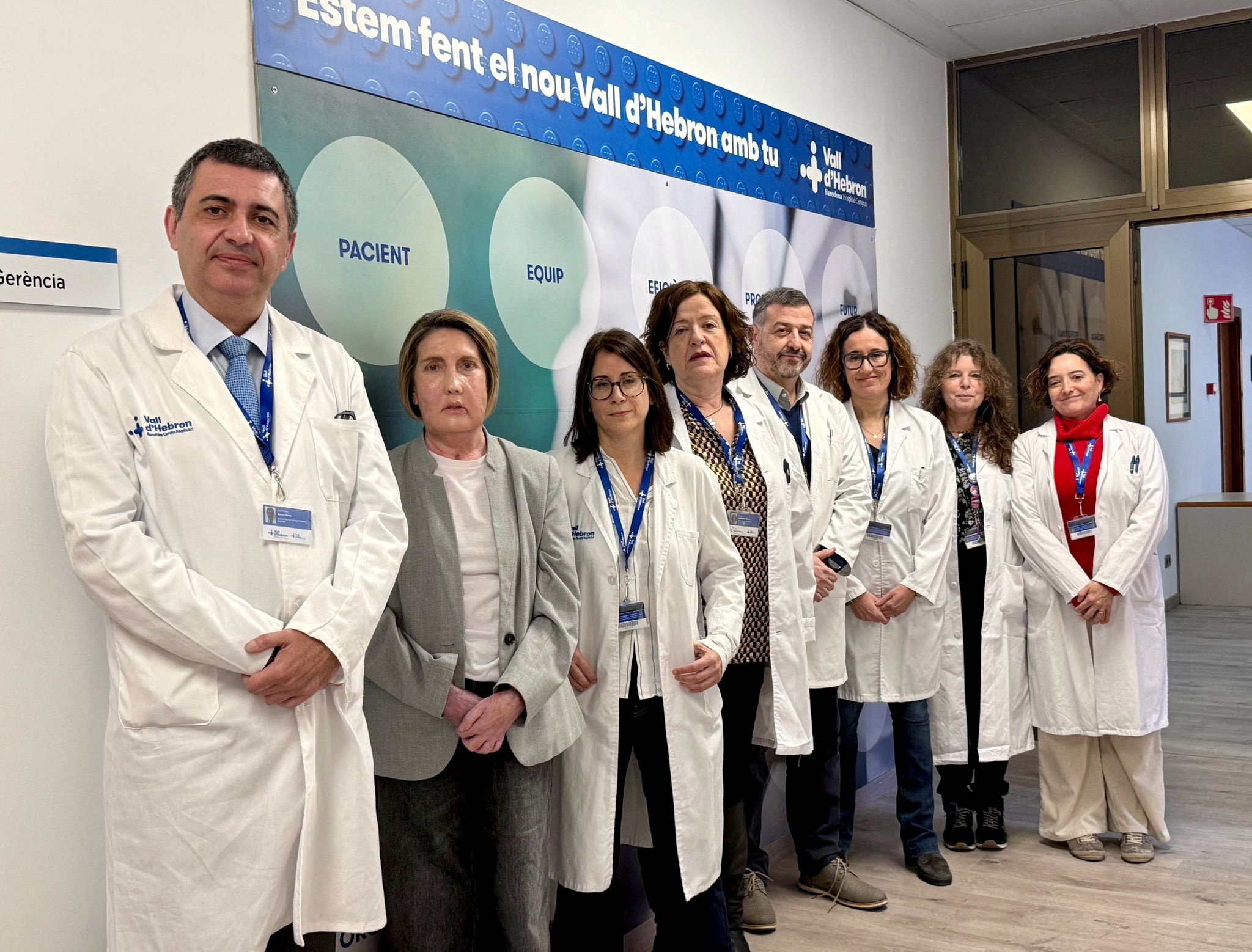 Ötanazi isteyen hasta yüzünü bağışladı. Ameliyata 100’den fazla kişi katıldı