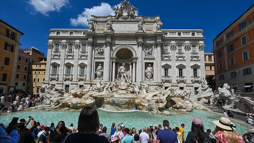 Roma’nın tarihi “Aşk Çeşmesi” artık ücretli