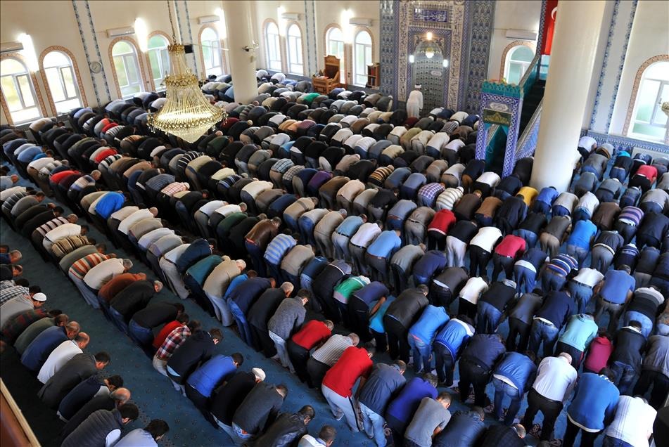 Bayram namazı nasıl kılınır, kaç rekat? Diyanet’e göre bayram namazı kılışını