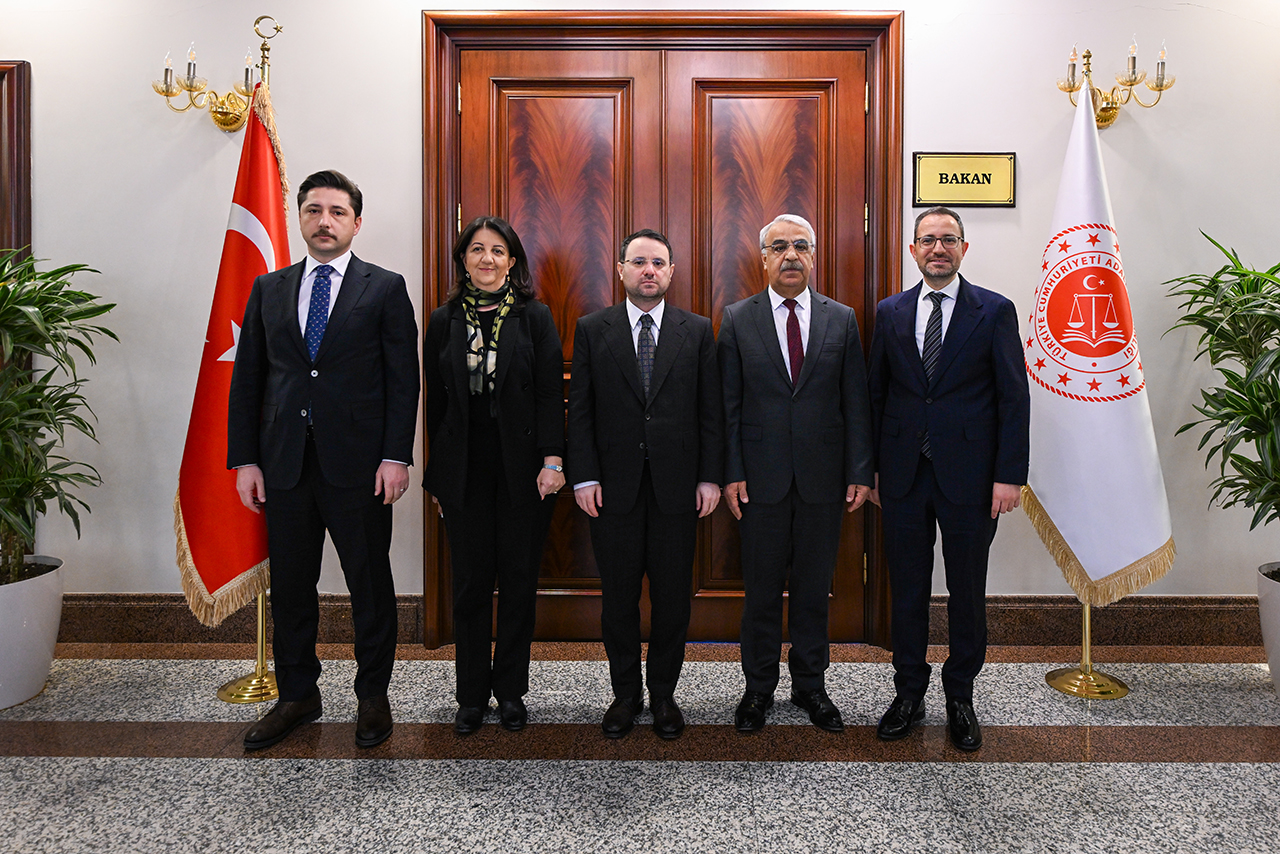 DEM Parti’den iki bakanlıkta yasal düzenleme görüşmesi