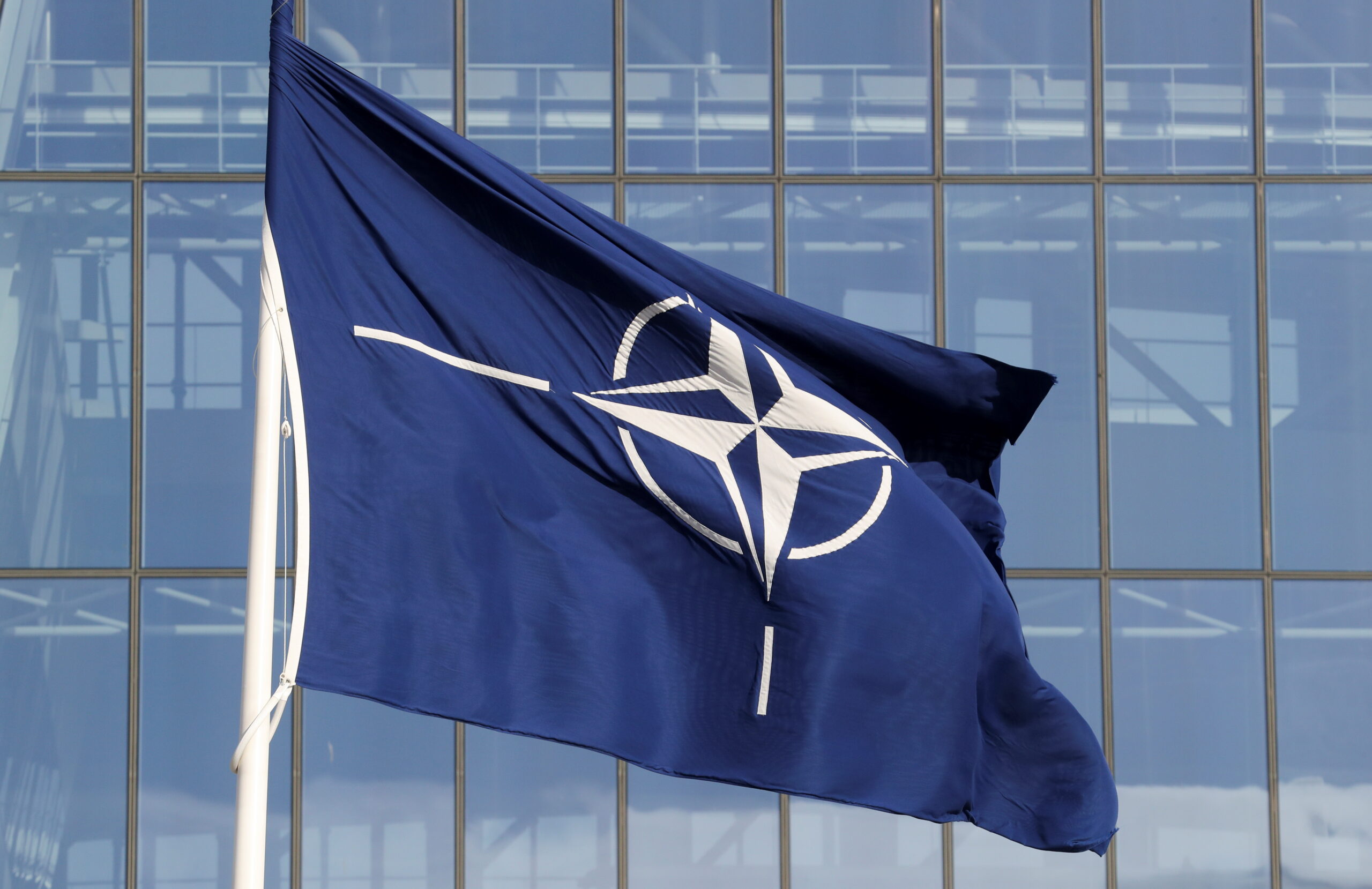 NATO, Irak misyonundaki tüm personeli tahliye etti