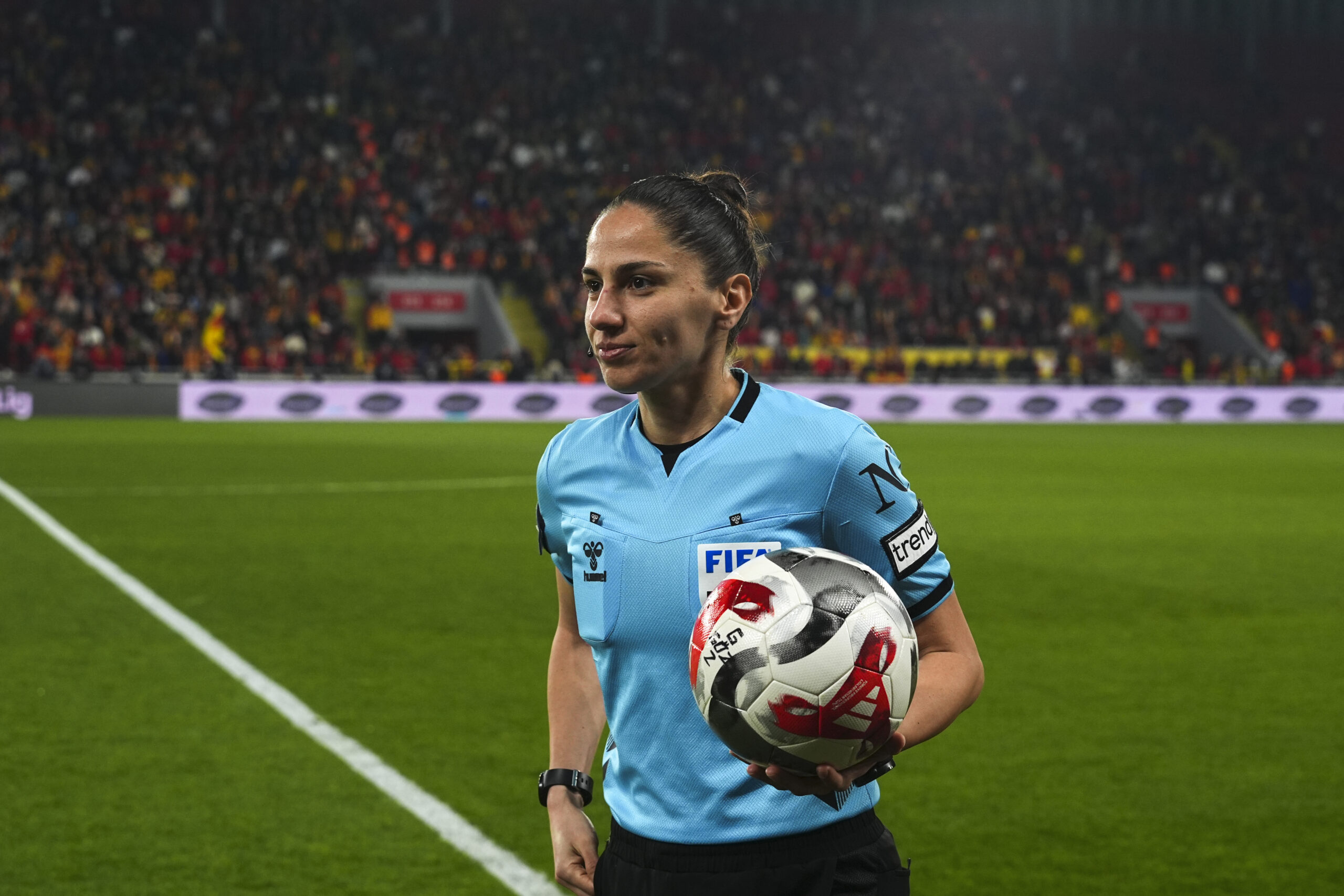 Süper Lig’de 22 yıl sonra kadın hakem düdük çaldı