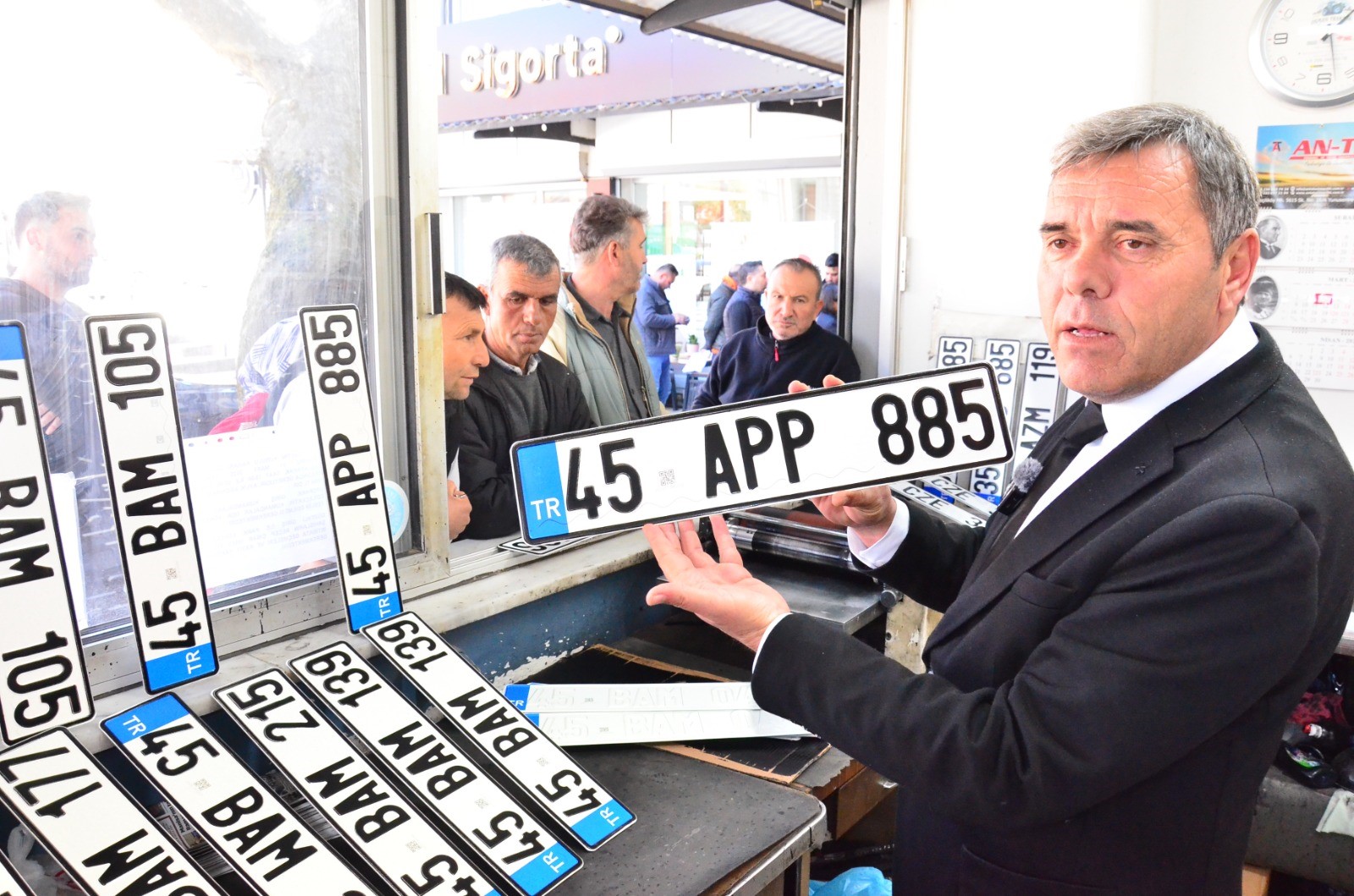 Vatandaş APP plakayı yanlış anladı, APP yazan plakaları da iade etti