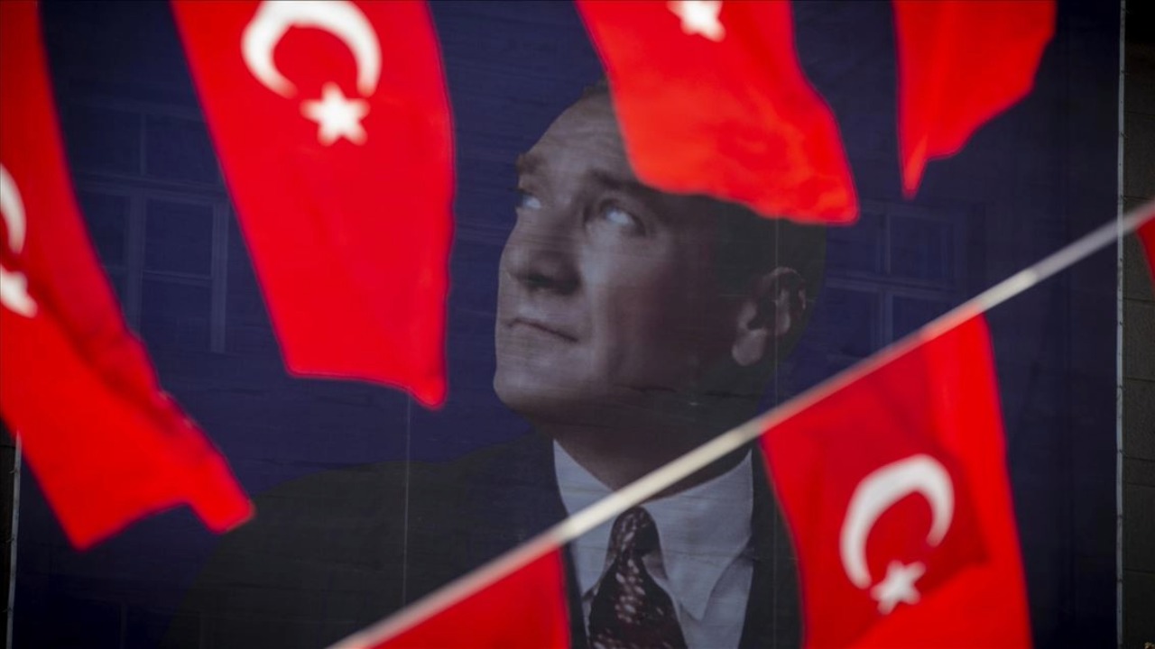 23 Nisan Ulusal Egemenlik ve Çocuk Bayramı. Siyasilerden 23 Nisan mesajları