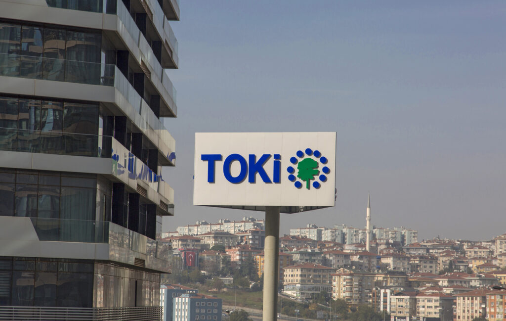 canli-izle-toki-istanbul-kura-sonuclari-sorgulama-2026-toki-istanbul-100-bin-konut-2JrfXTU6.jpg