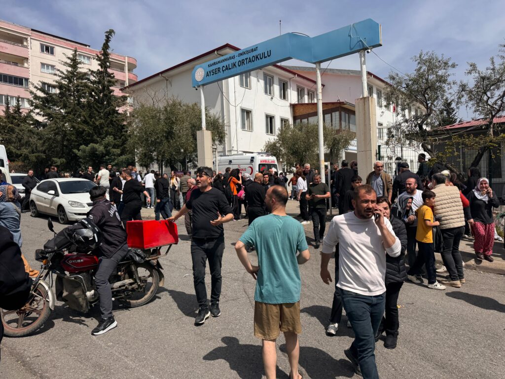 kahramanmarasta-okulda-silahli-saldiri-can-kaybi-9a-yukseldi-SdX2ucLs.jpg