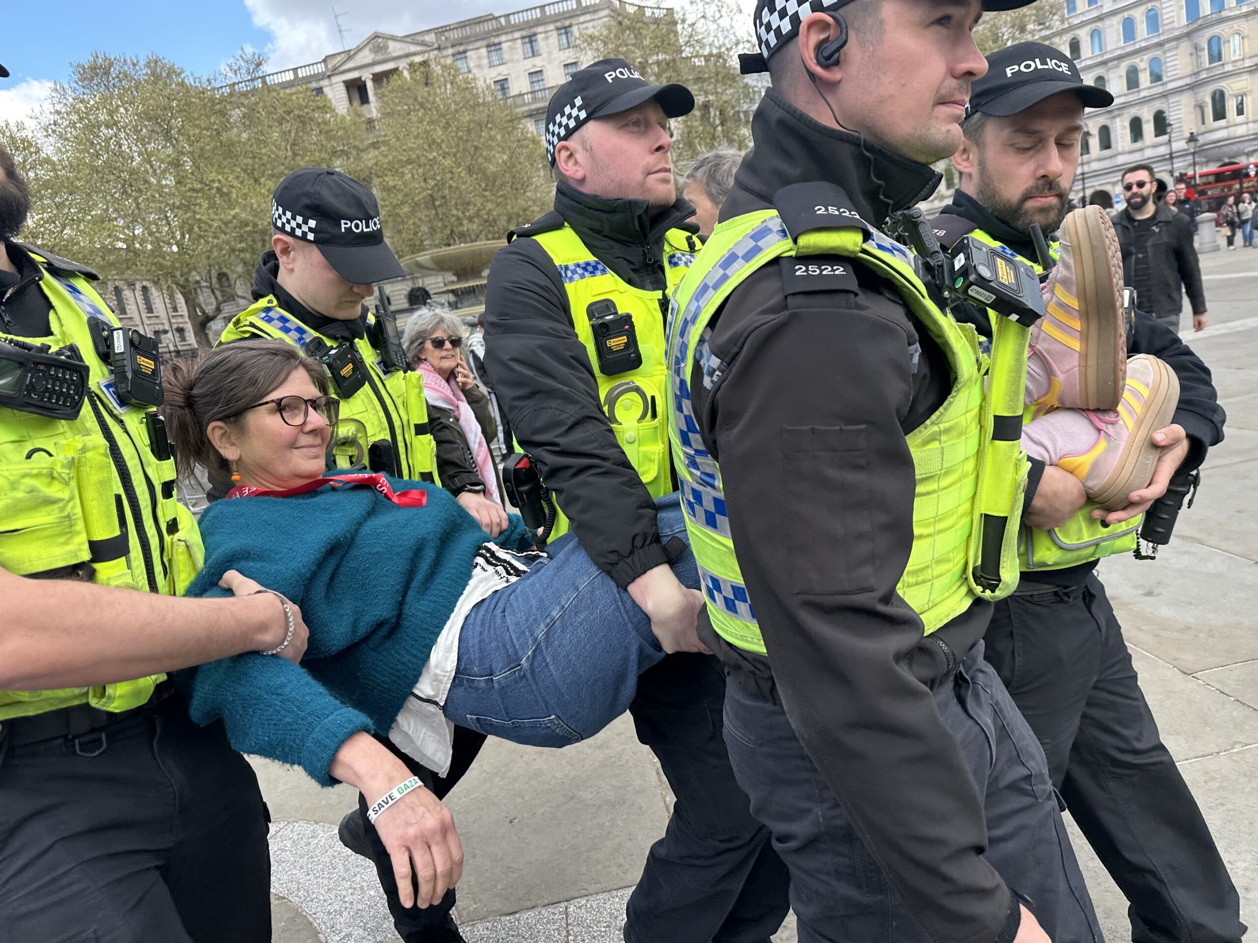 Londra’da Filistin’e destek gösterisine müdahale. 212 kişi gözaltına alındı
