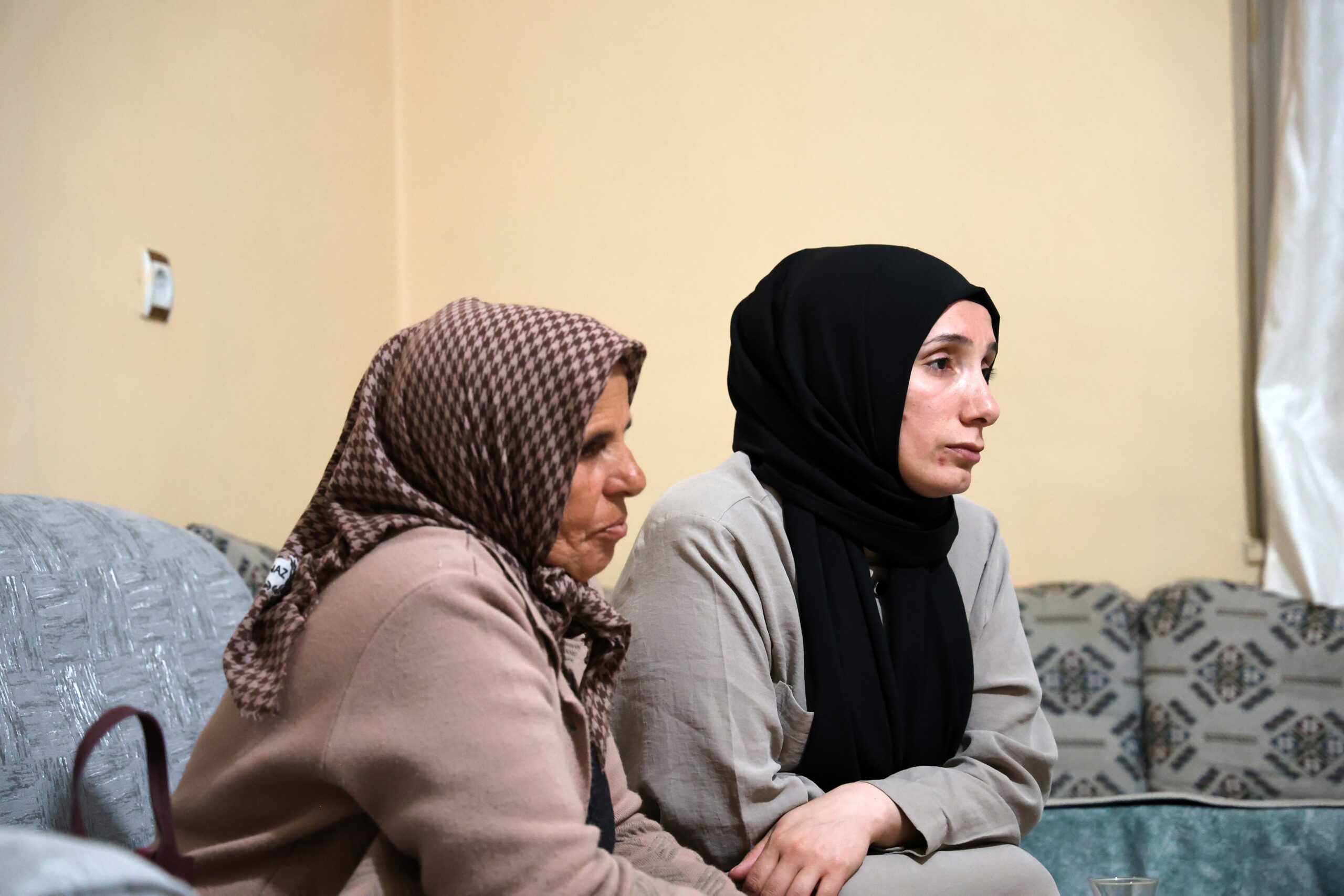 Mekiye’nin ablası, Gülistan’ın annesiyle buluştu. “Bir mezarları olsun”