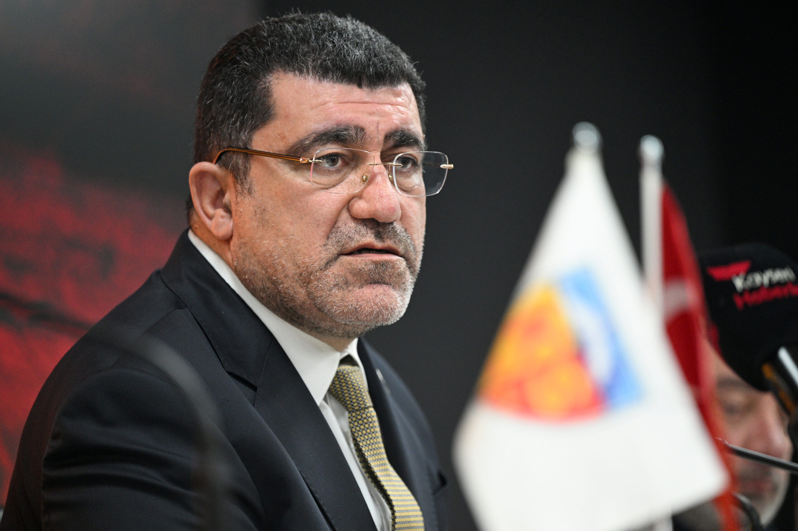 Süper Lig ekibinin başkanından eleştirilere yanıt. “Daha iyi yaparım diyen varsa gelsin, anahtarı teslim edeyim”
