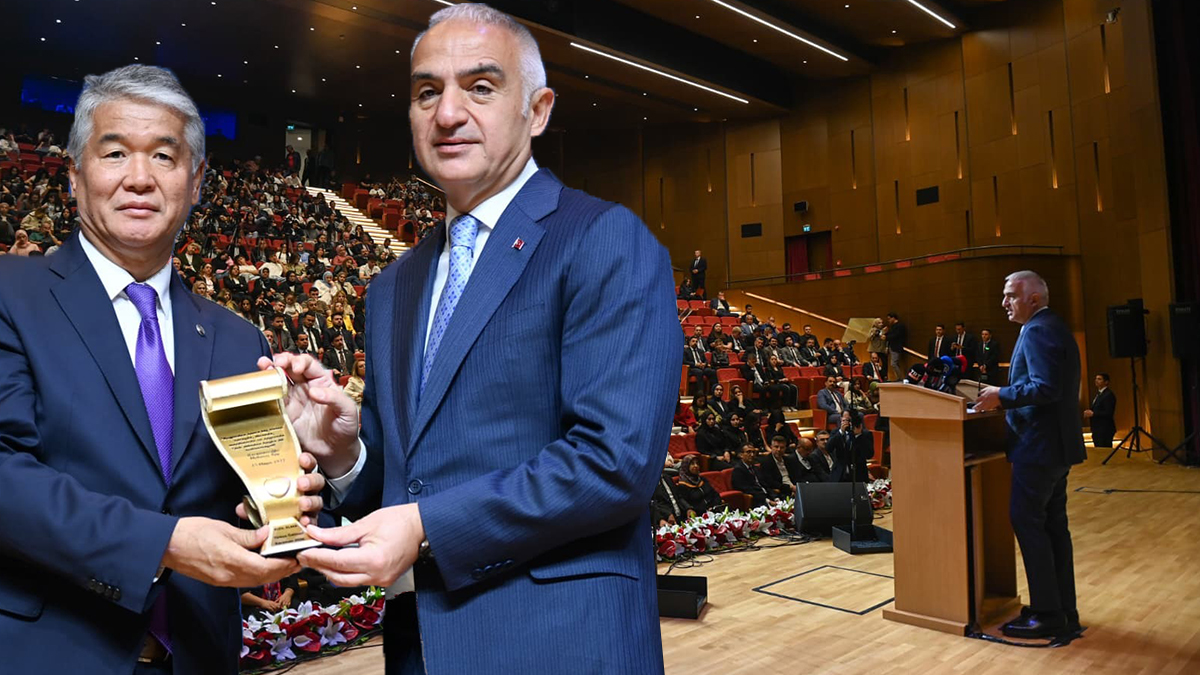 Bakan Ersoy’dan gençlere çağrı. “Diline sahip çıkan millet geleceğine sahip çıkar”