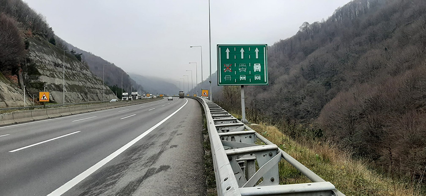 Bayram dönüşü için kısıtlama. D-100 kara yolu, Anadolu Otoyolu ve Kuzey Marmara Otoyolu’ndan geçerken dikkat!
