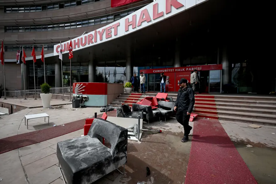 CHP’de tahliye krizi. İçişleri Bakanı Çiftçi: Müdahale Kılıçdaroğlu yönetiminin talebiyle yapıldı