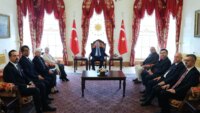 Cumhurbaşkanı Erdoğan, 27 Mayıs darbesi mağdurlarının ailelerini kabul etti