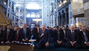 Cumhurbaşkanı Erdoğan Ayasofya’da: “Bu akşam İstanbul bir başka güzel olacak”
