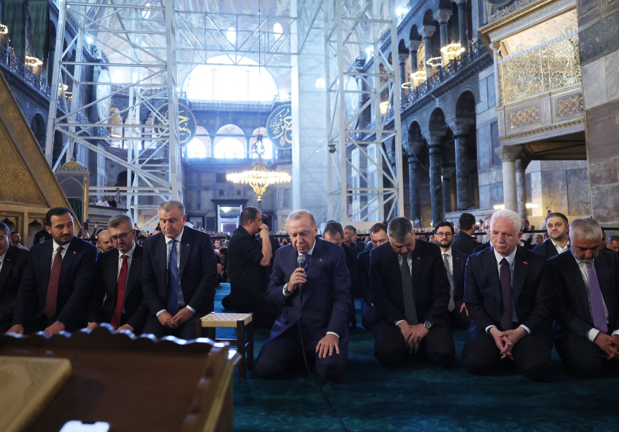 Cumhurbaşkanı Erdoğan Ayasofya’da: “Bu akşam İstanbul bir başka güzel olacak”