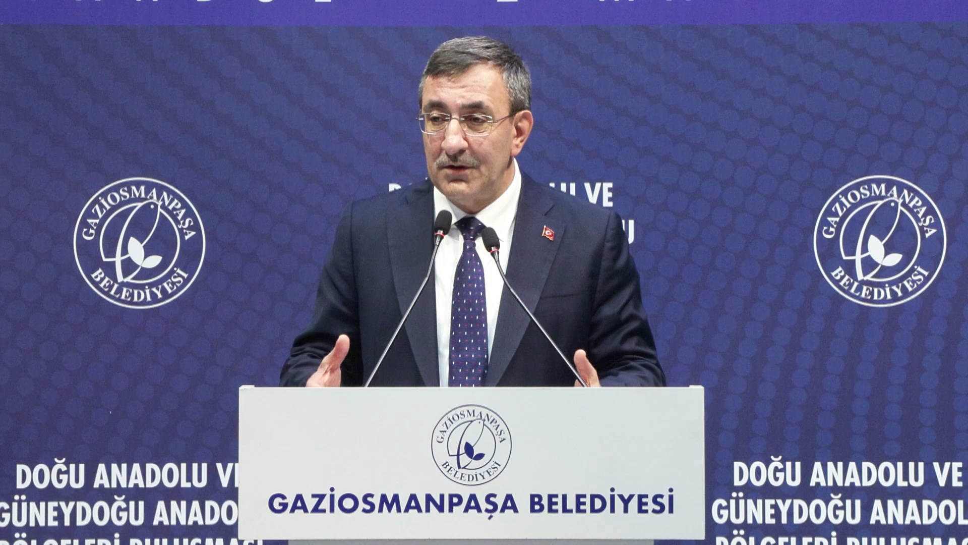 Cumhurbaşkanı Yardımcısı Yılmaz: Türkiye’yi çatışmalardan, ateşten uzak tutuyoruz