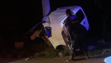 Direğe çarpan araçta 2 ölü, 2 yaralı