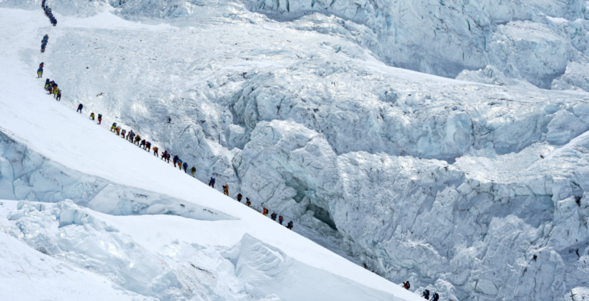 Everest Dağı’nda yeni bir rekora imza atıldı