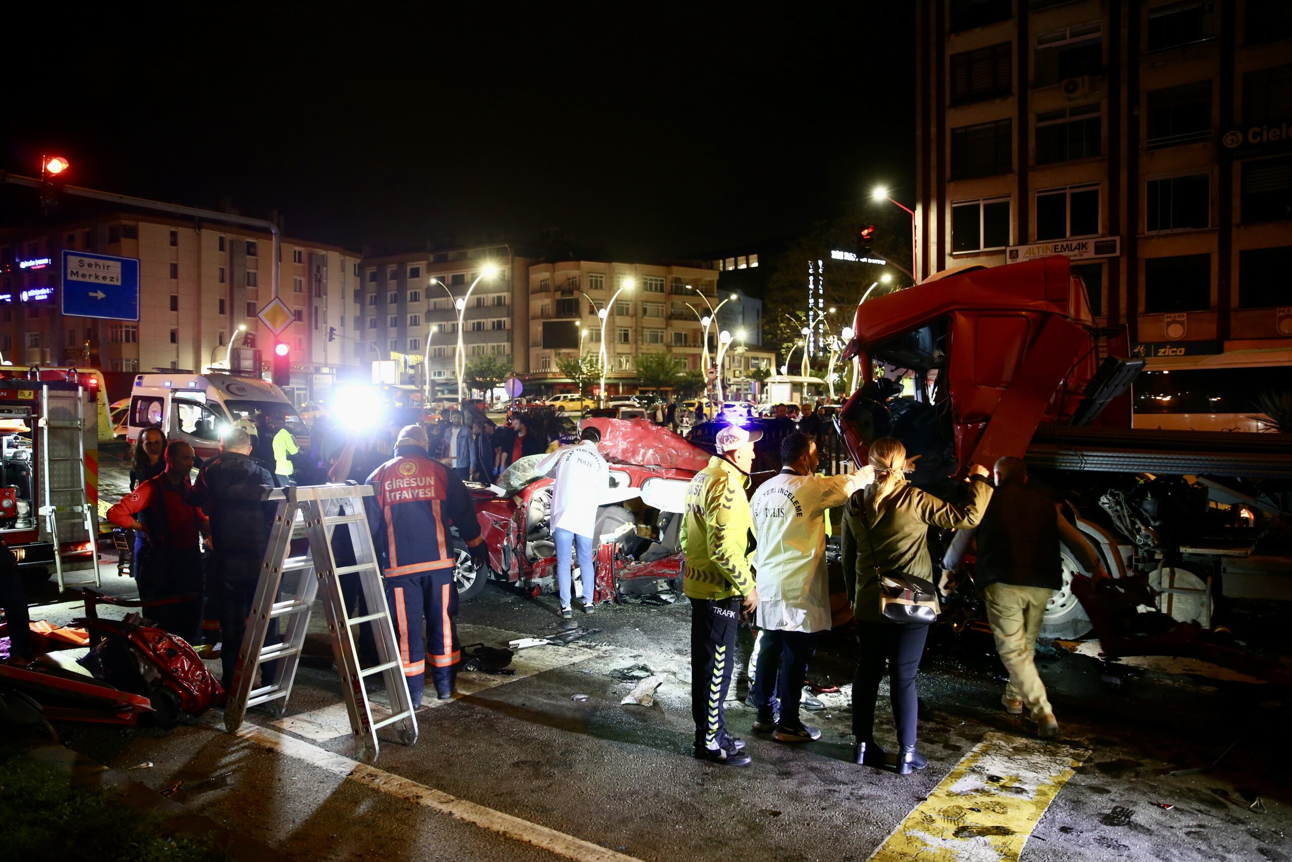 Giresun’daki katliam gibi kazada sürücünün uyuduğu düşünülüyor