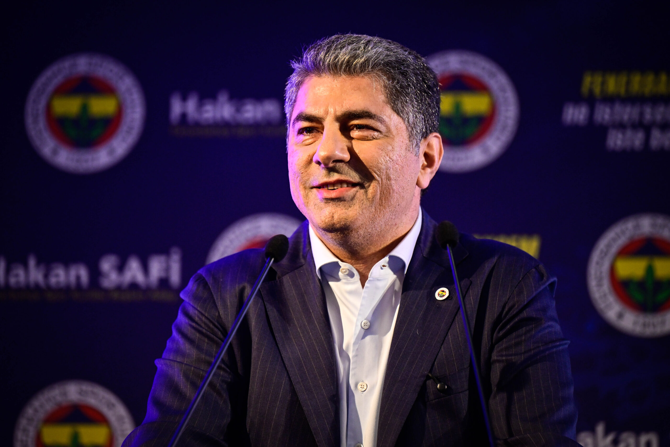 Hakan Safi’den transfer açıklaması. “Dünya yıldızları geliyor”