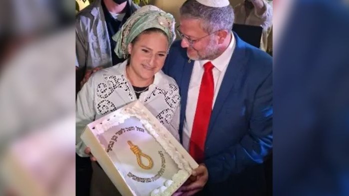 İdam yasasının mimarıydı. İsrailli Bakan “yağlı urgan” resimli pastayla doğum günü kutladı