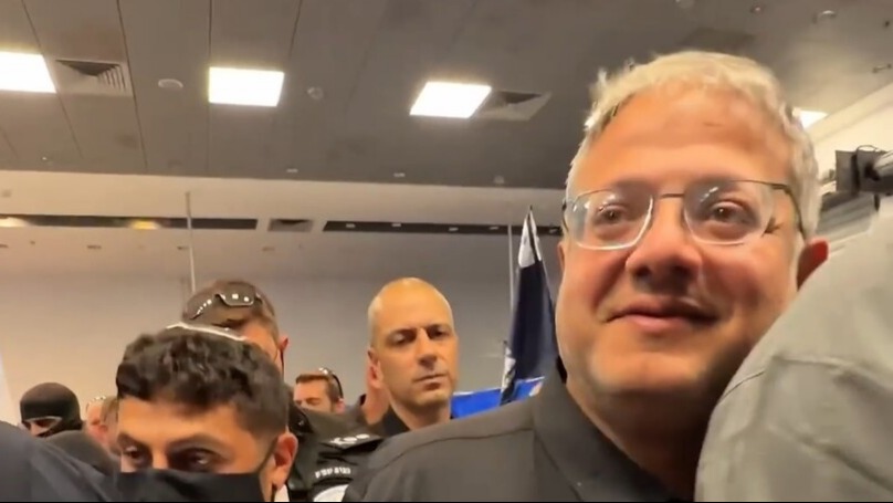 İsrailli Bakan’dan Sumud Filosu aktivistlerine taciz. Kötü muameleye tepkiler çığ gibi