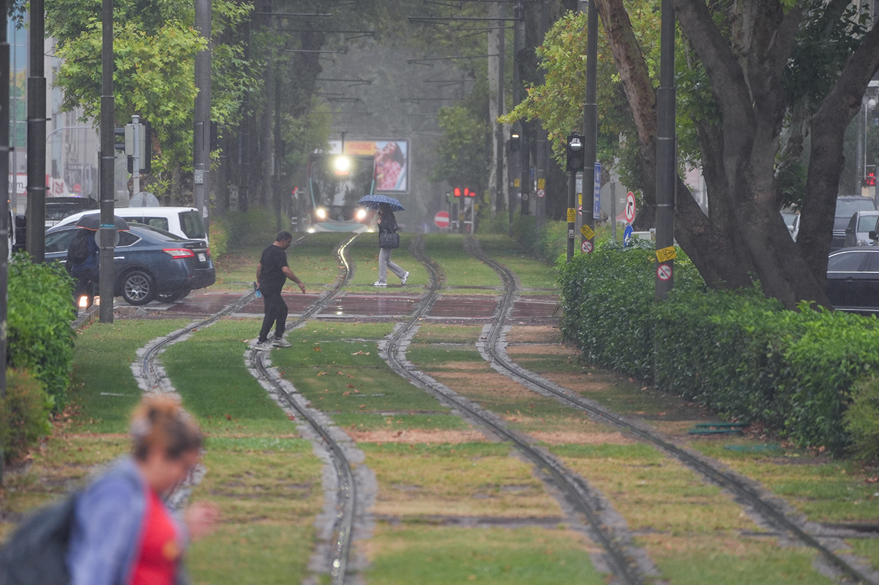 İstanbul ve İzmir’de hava ısınıyor: Sıcaklık 25 dereceyi aşacak ama öğleden sonraya dikkat