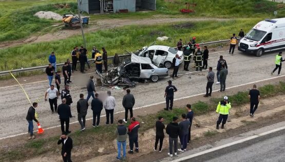 Kırıkkale’de araçlar bir aileye mezar oldu. Ölü sayısı 3’e yükseldi, 6 kişi yaralı