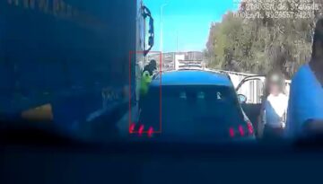 Korkunç kaza: Yakıtı biten araca yardıma koşmuştu
