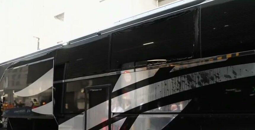 Maç öncesi Hull City otobüsüne saldırı