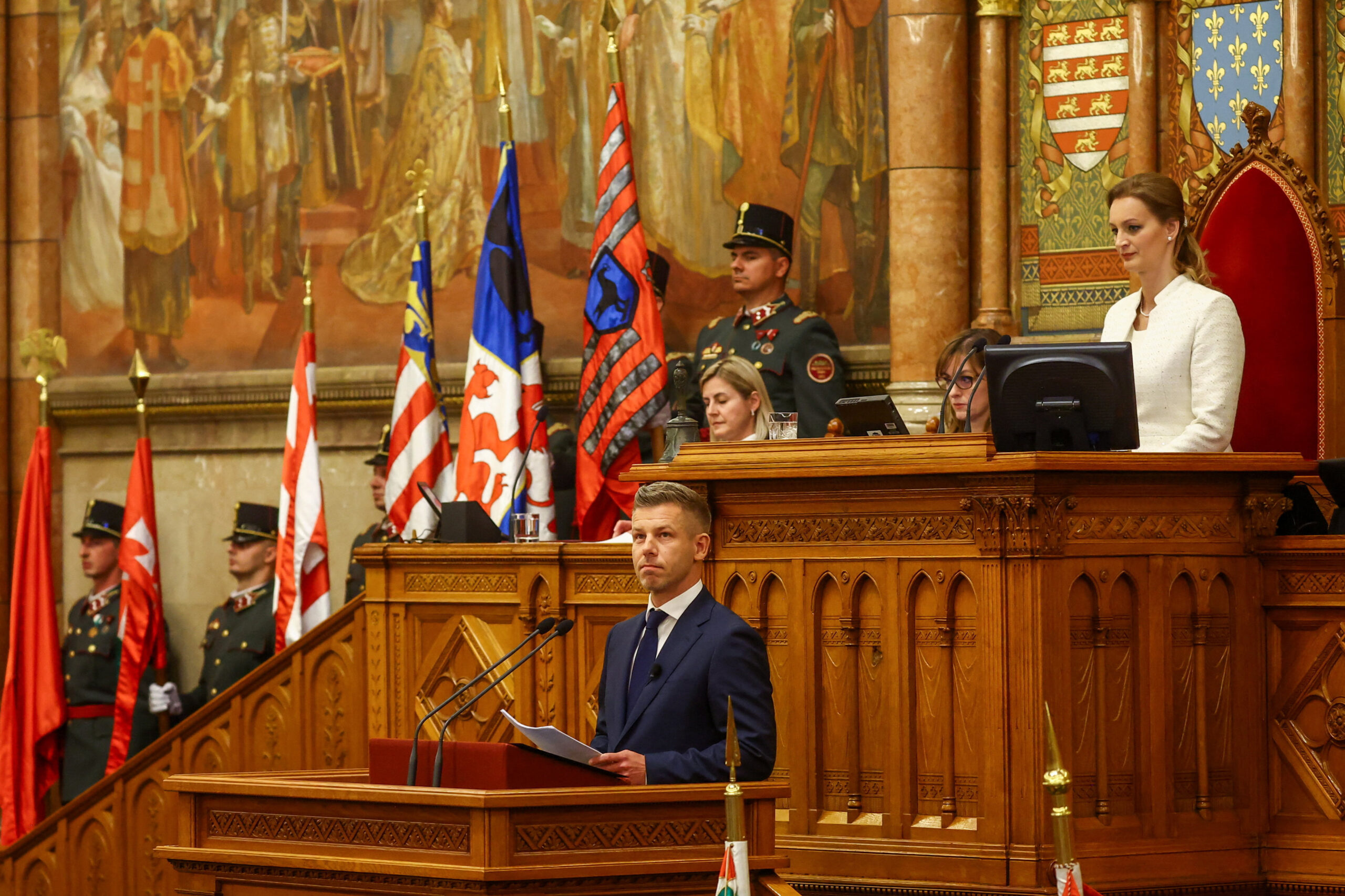 Magyar yemin ederek resmen Macaristan Başbakanı oldu