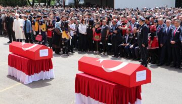Şehit polisin cenazesinde fenalaşan kişi hayatını kaybetti
