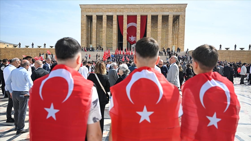 Siyasilerden 19 Mayıs kutlama mesajları. “Gençlik varsa gelecek var”
