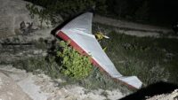 Turist taşıyan microlight acil iniş yaptı