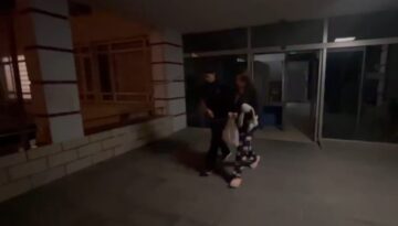 16 yaşındaki kız “Rüyamda beni boğuyordu” diyerek annesini öldürdü