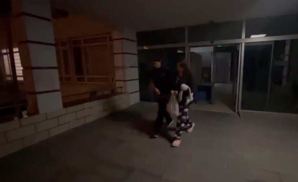 16 yaşındaki kız “Rüyamda beni boğuyordu” diyerek annesini öldürdü