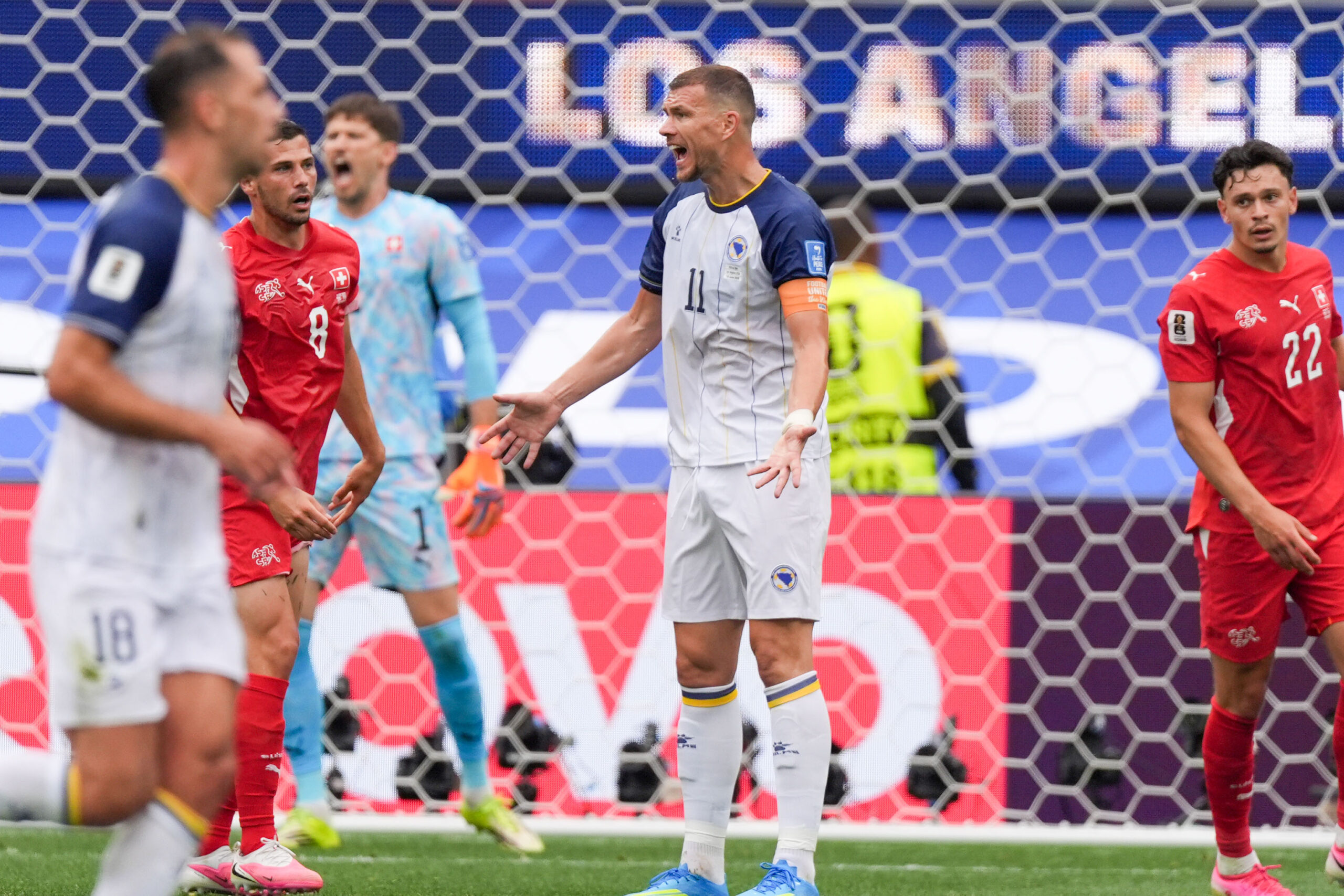 22 dakikada 5 gol. İsviçre, Bosna Hersek’i 4-1’le geçti