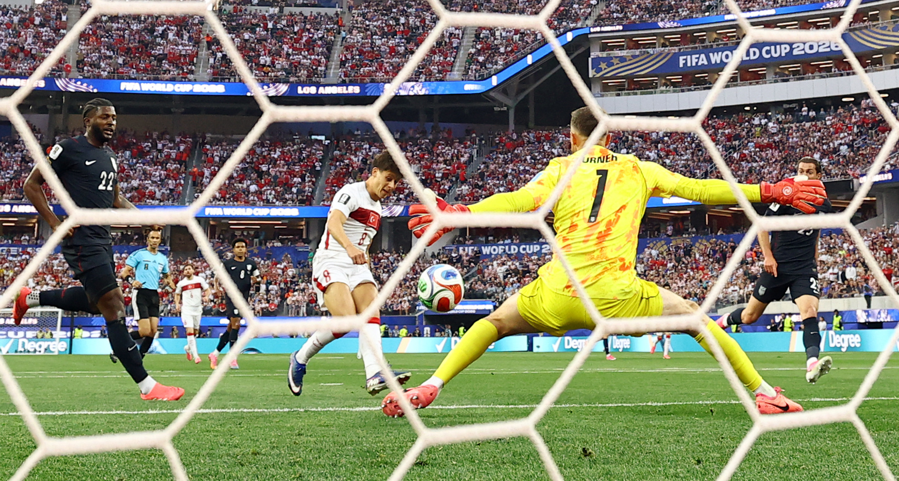 24 yıl sonra ilk gol geldi. Arda Güler, Türk futbol tarihine geçti