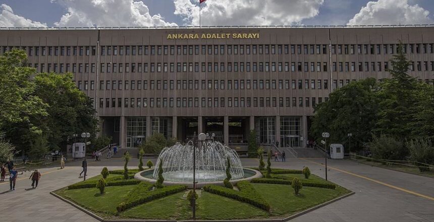 Adliyedeki rüşvet pazarlığını savcı duydu. “İnfazını 100 bin liraya erteletirim” diyen sahte yazı işleri müdürü yakalandı