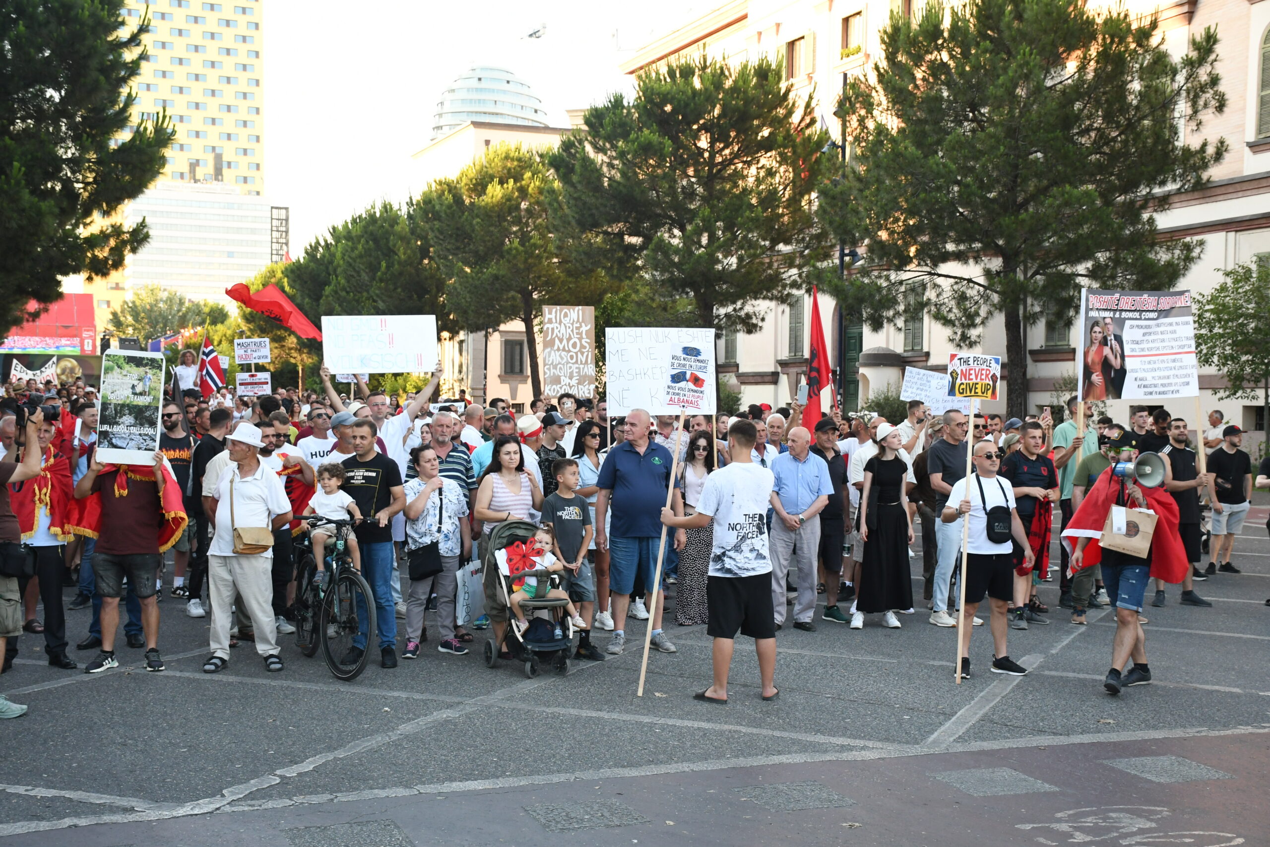 Arnavutluk’ta Trump’ın damadı bağlantılı proje 18 gündür protesto ediliyor