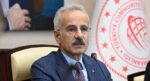 Bakan Uraloğlu’ndan Hürmüz açıklaması: Bölgede bekleyen Türk gemilerinin tamamı çıkış yaptı