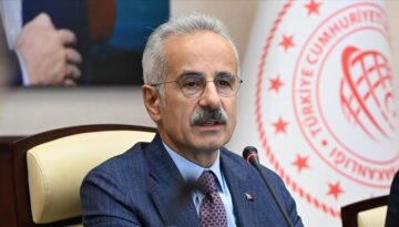 Bakan Uraloğlu’ndan Hürmüz açıklaması: Bölgede bekleyen Türk gemilerinin tamamı çıkış yaptı
