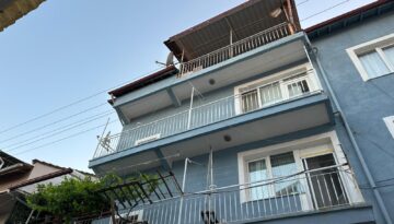 Balkondan düşen kadın hayatını kaybetti
